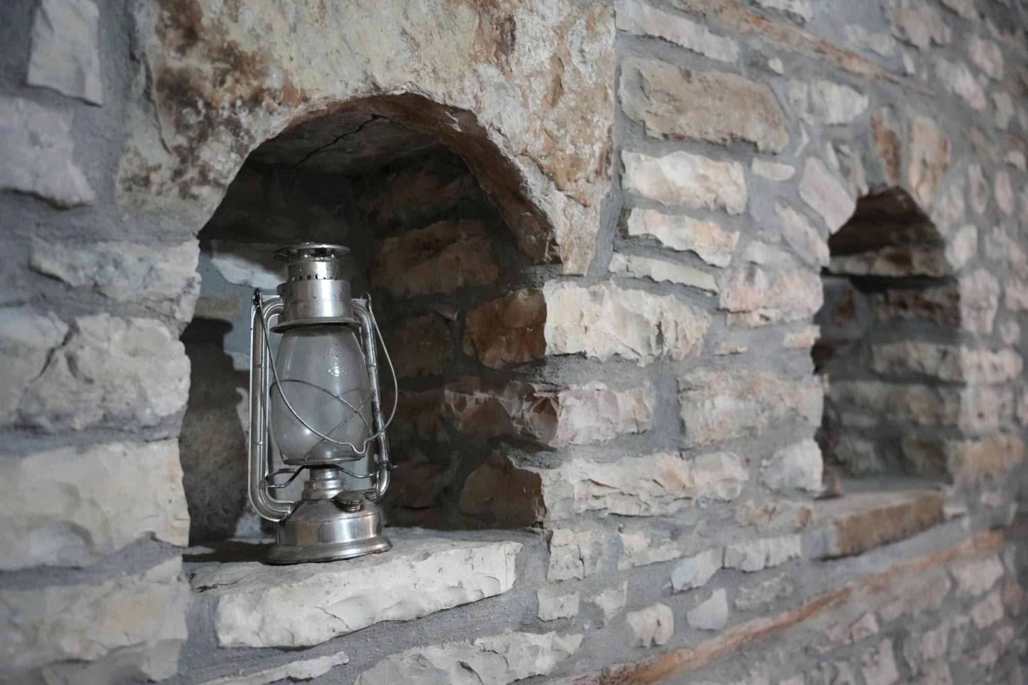 Guri Guesthouse Gjirokaster Exterior photo